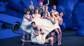 ‘Model Citizens’, por Circus Oz