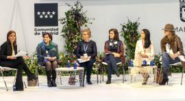 Mesa redonda "Mujeres construyendo destino"