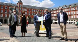 El alcalde recibe la certificación “Safe Tourism Certified” concedida por el Instituto de Calidad Turística a los puntos de información turística del Ayuntamiento