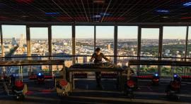 Sesión especial de música electrónica de la mano del dj madrileño Óscar Mulero en el Faro de Moncloa