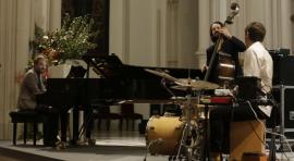 Moisés P. Sánchez Invention Trio / Música en las Iglesias