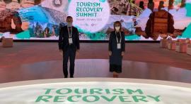 La concejala delegada de Turismo, Almudena Maíllo, junto con el director de Turismo, Héctor Coronel, han participado en el Tourism Recovery Summit de Riad, la cumbre mundial