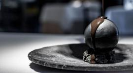 ‘Drácula De Aceitunas Hojiblanca’, de Iván Muñoz, restaurante Chirón @FACYRE/VERANOS DE LA VILLA