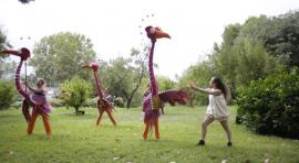 La compañía Aracaladanza ha ofrecido en  la  presentación de la temporada una actuación en directo como aperitivo de ‘Quintaneando’