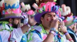 Domingo de Carnaval: una jornada de chirigotas, murgas y manteo de ‘pelele’