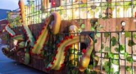 Presentación de la carroza ‘Laboratorio Botánico’, dedicada a la curiosidad por la naturaleza