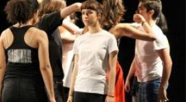 Ellas Crean ofrece el estreno absoluto de la obra de teatro Piel con piel