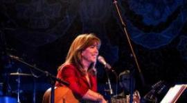 Maria del Mar Bonet presenta Ultramar en el Fernán Gómez. CC de la Villa