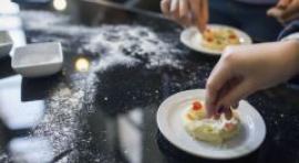 Niñas y niños de 4 a 12 años elaboran el dulce más esperado de la Navidad