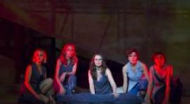 Llega al Español Troyanas, un texto clásico más actual que nunca