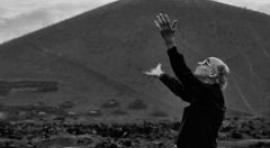 El Teatro Español acoge una exposición de fotos de João Vilhena sobre Saramago