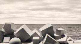 Chema Madoz muestra su personal mirada de Asturias en Conde Duque