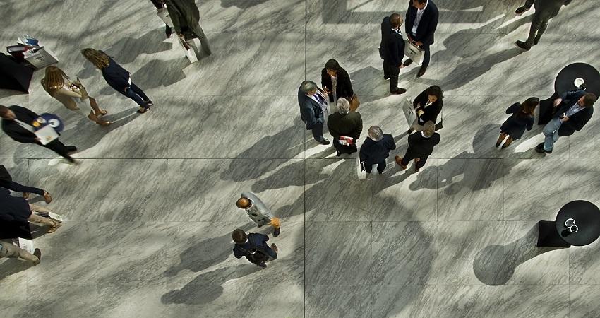 Expertos debaten sobre la estrategia empresarial