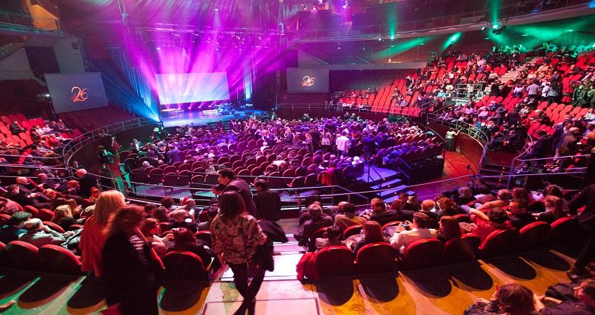 Los artistas celebran una gran gala en el Teatro Circo Price