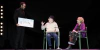 Carmena entrega a Juan Tamariz el galardón a toda una vida en la magia