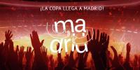 La alcaldesa recibe la Copa de la Champions League en nombre de la ciudad de Madrid