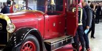 Coches antiguos de bomberos en la Casa de Campo