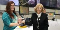 Carmena y la Alegre Cofradía del Entierro de la Sardina despiden el Carnaval