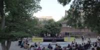 Múltiples voces suenan en Lavapiés en homenaje a Gloria Fuertes