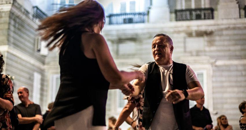 Bailar en la calle