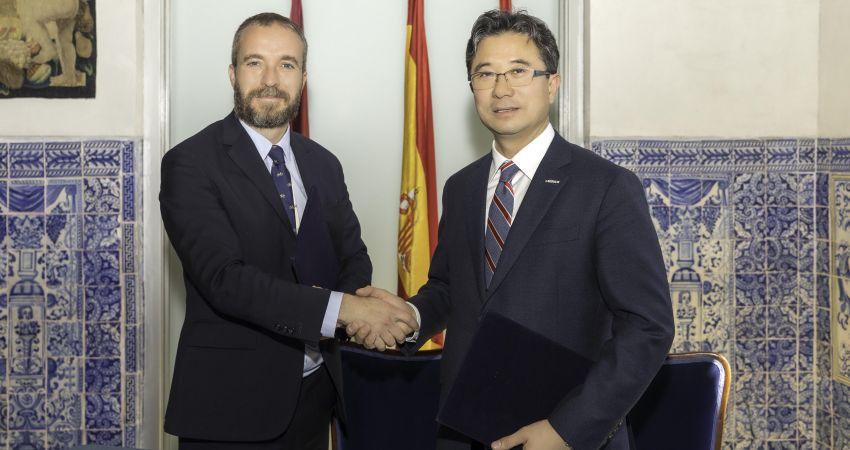 Firma del acuerdo de Madrid y Seúl 