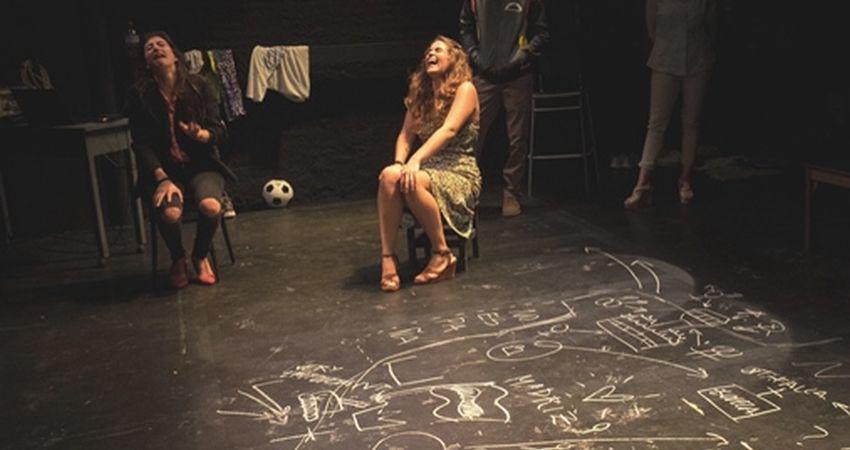 Los bancos regalan sandwicheras y chorizo