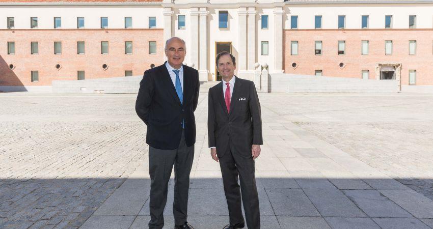 Fernando Benzo, consejero delegado de Madrid Destino, y Borja Baselga, director gerente de la Fundación Banco Santander