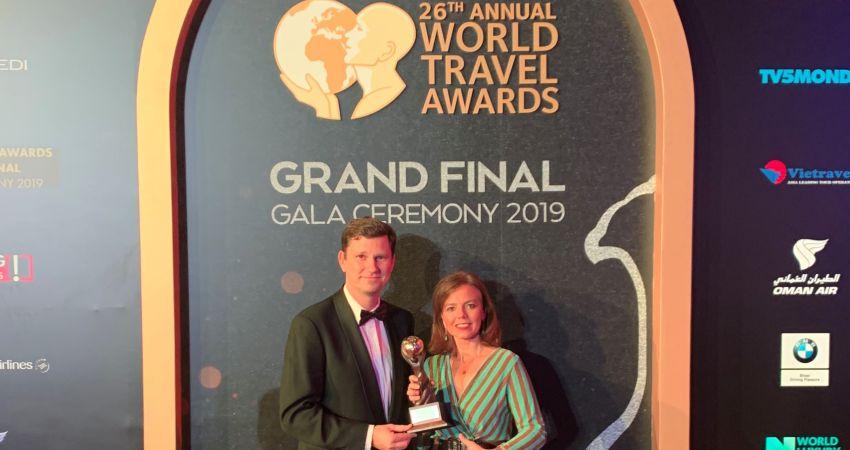 David Noack, director de Madrid Convention Bureau, y Almudena Maíllo, concejala delegada de Turismo del Ayuntamiento de Madrid, recogieron el galardón. 