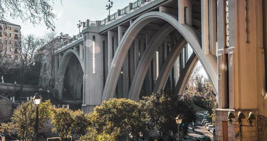 Segundo Premio: Celia Rico Sánchez-Mateos por la localización Viaducto sobre Calle Segovia
