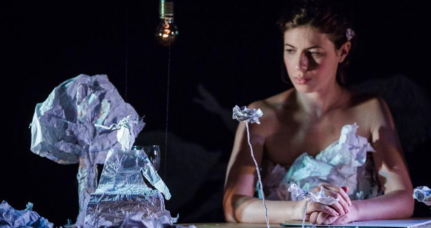 Niyar. A Paper Tale (Teatro de objetos y marionetas). Espacio Abierto Quinta de los Molinos.