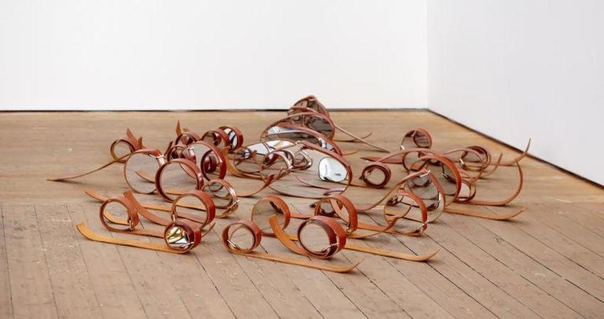 Exposición Bajo la superficie (miedos, monstruos, sombras)