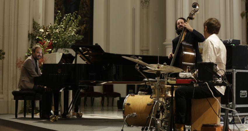 Moisés P. Sánchez Invention Trio / Música en las Iglesias