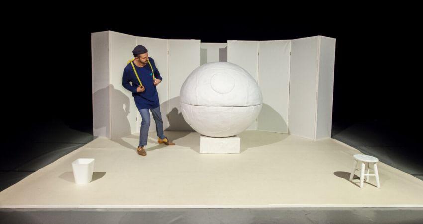 Redondo. (Teatro para bebés). Teatro Fernán Gómez-Centro Cultural de la Villa. Plaza de Colón, 4