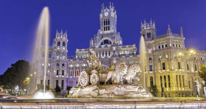 Fuente de Cibeles y Palacio de Telecomunicaciones