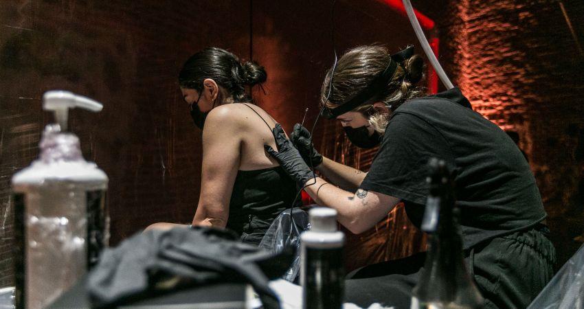 Tatuar es cicatrizar juntas (Veranos de la Villa. Conde Duque)