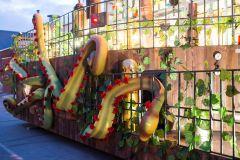 Presentación de la carroza ‘Laboratorio Botánico’, dedicada a la curiosidad por la naturaleza