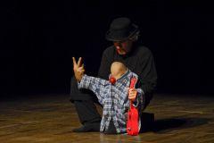 Títeres en El Retiro, slackline en Tetuán y baile para todos en la explanada de Bailen