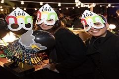 La Plaza Mayor se convirtió en un baile de máscaras