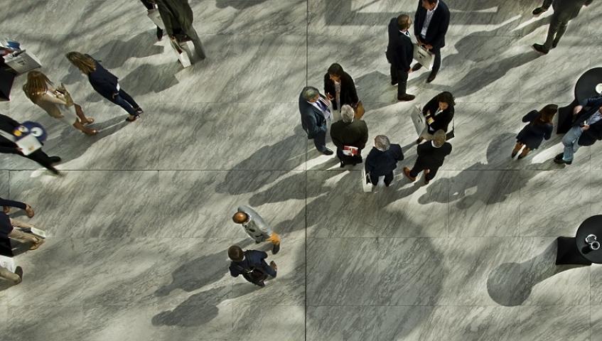 Expertos debaten sobre la estrategia empresarial