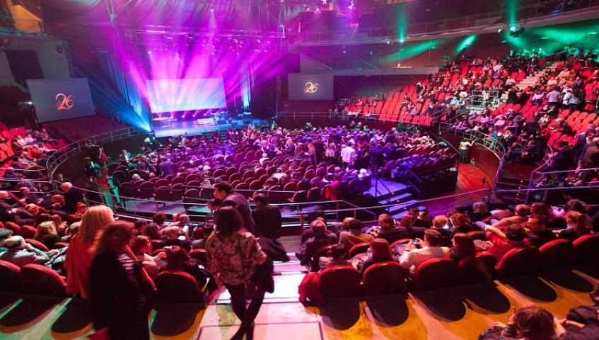 Los artistas celebran una gran gala en el Teatro Circo Price